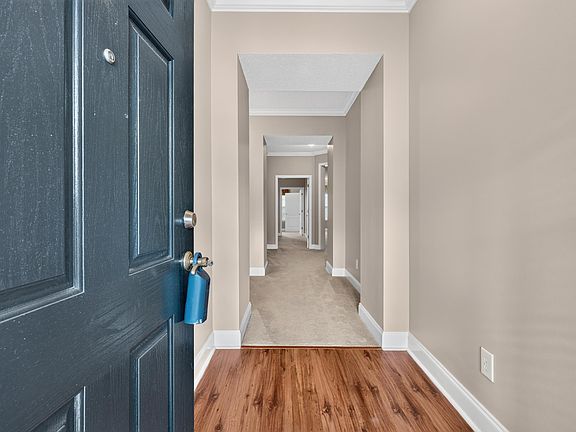 3rd image of 107 Fairway Oaks Dr