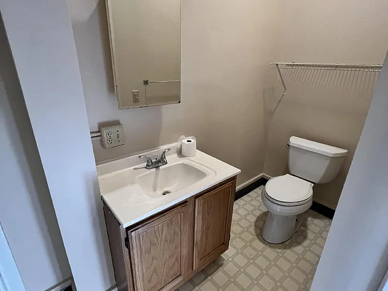 50 Main St #1 — Photo 13