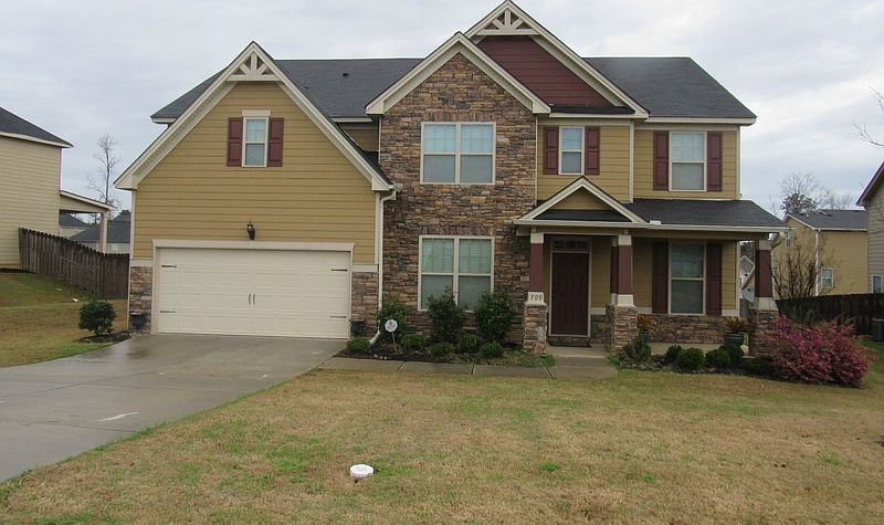 1st image of 709 Erika Ln