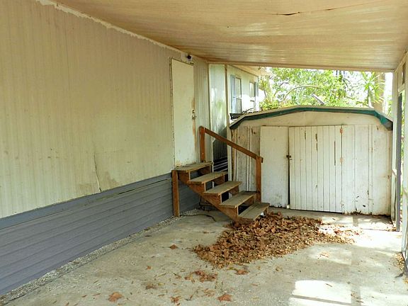 5th image of 755 SW Jasmine Ave