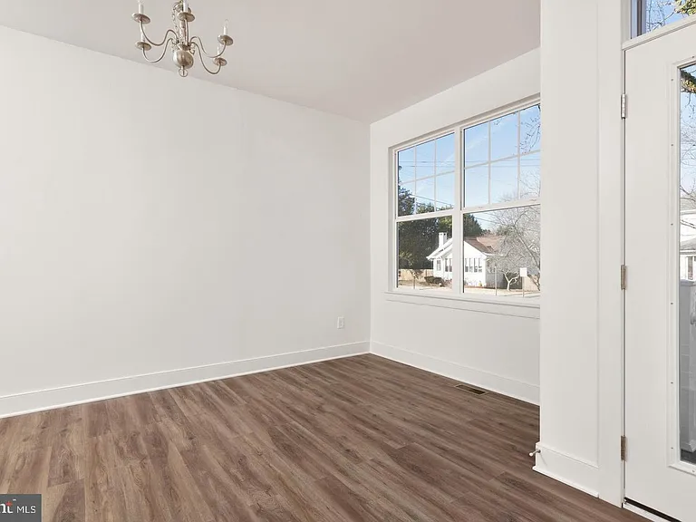 13 1st Ave SW #6 — Photo 8