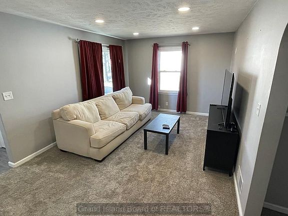 4th image of 2207 Park Ave