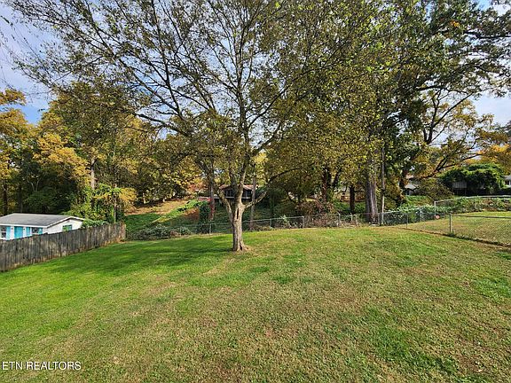 3rd image of 3300 Gilbert Ln