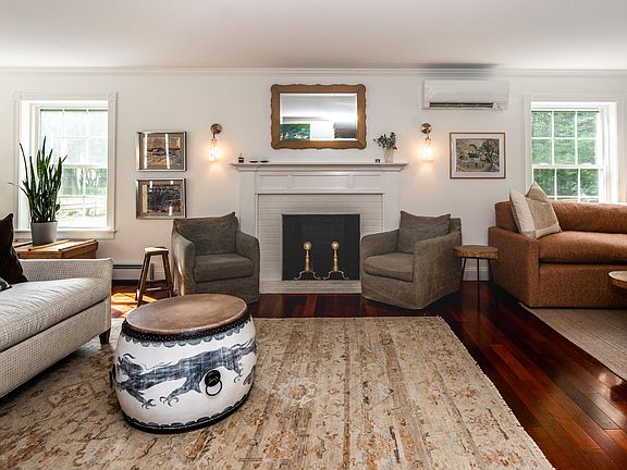 3rd image of 20 Babbidge Road