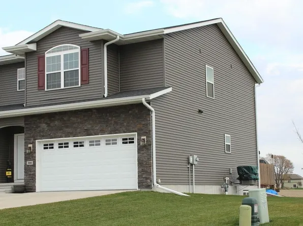 300 Sunset Pl, North Liberty, IA 52317