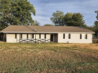 805 McClintic Dr, Groesbeck, TX 76642