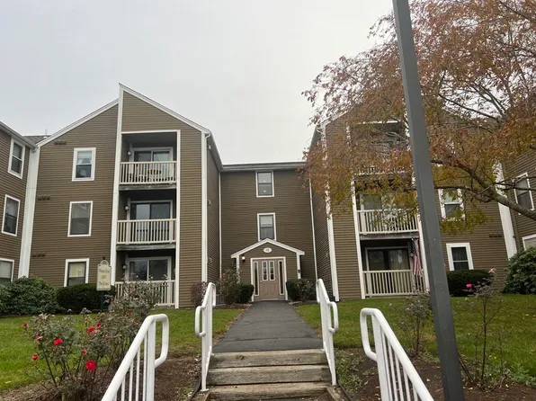 3 Marc Dr APT 3B5, Plymouth, MA 02360