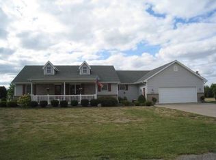 1087 Hemingway Dr N, Quincy, IL 62305