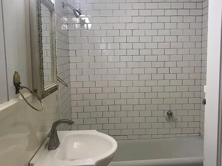 1337 Linden Pl — Photo 10
