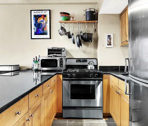 3rd image of 116 W 72nd St APT 14C