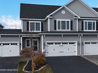 20 Pasture Pl, Ballston Lake, NY 12019