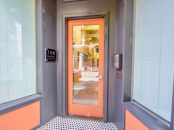 5th image of 108 Campbell Ave SW #2