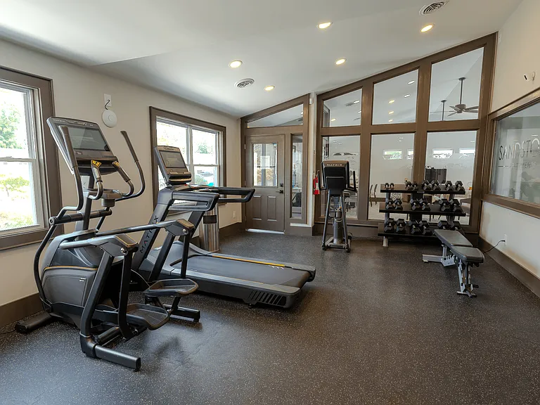 The Court at Sandstone Apartments — Photo 25