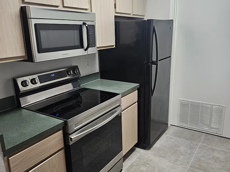 3705 SW 27th St #223 — Photo 1
