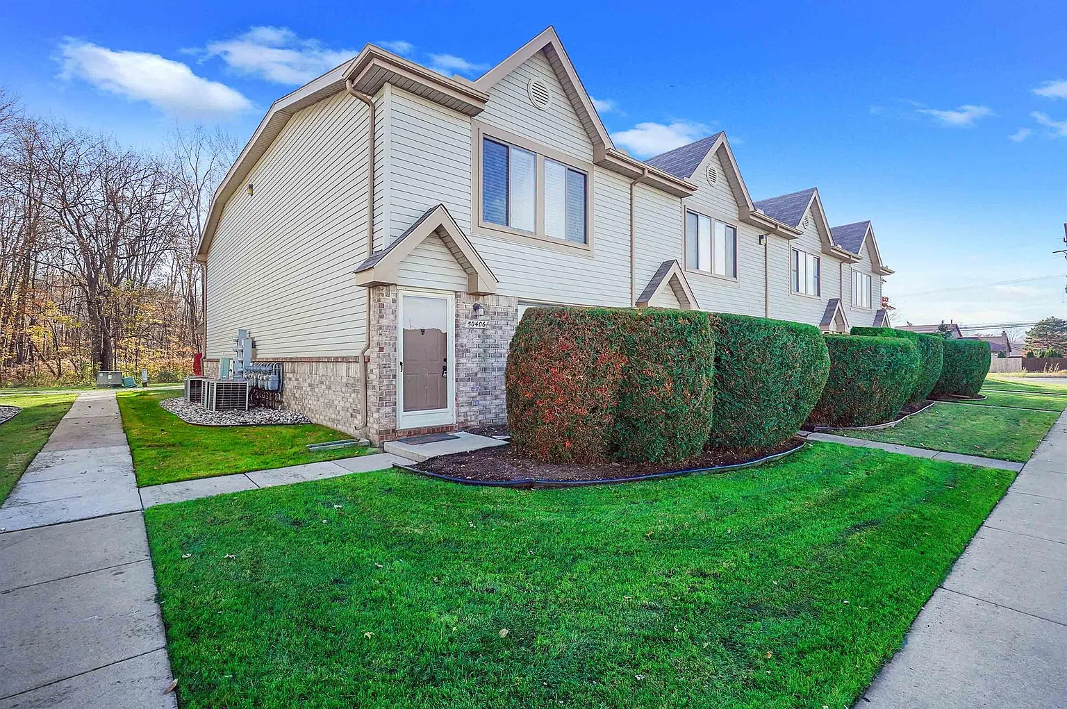 50406 Bay Run S photo 1