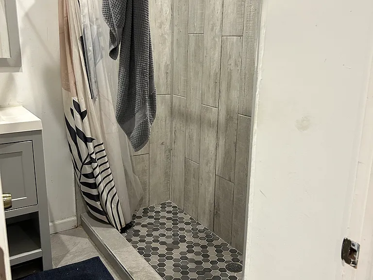 4832 Longshore Ave #1R — Photo 4