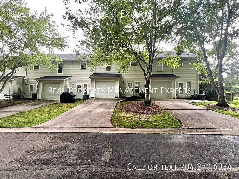 6522 Point Comfort Ln — Photo 15