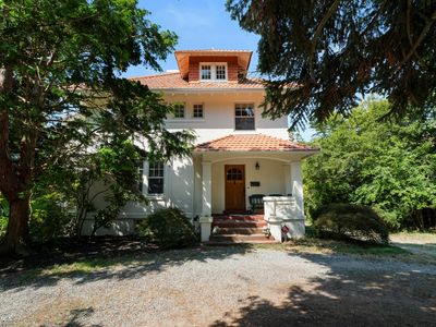845 Ocean Avenue, New London, CT, 06320