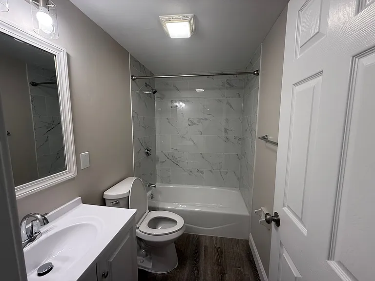 Pondsview Apartments — Photo 133