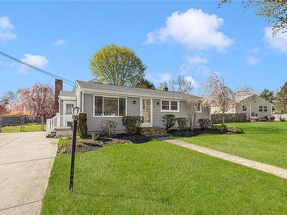3rd image of 9 Long Pond Rd