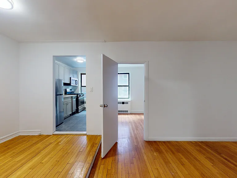 40-66 Ithaca St #2B — Photo 2