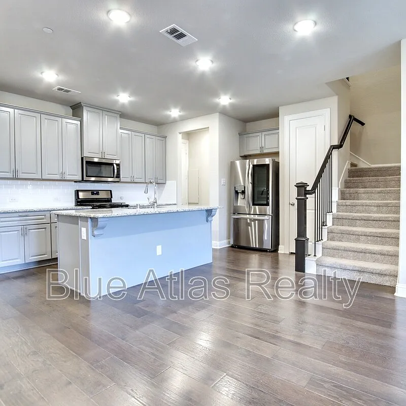 3 bed, 2.5 bath, 1935 sqft, $2,650 — Photo 1