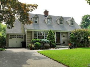 451 Cambridge Rd, Ridgewood, NJ 07450