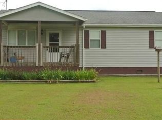 3581 Iva Durst Rd, Leon, WV 25123