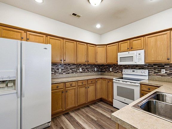 2nd image of 630 Banks Dr. #10-6