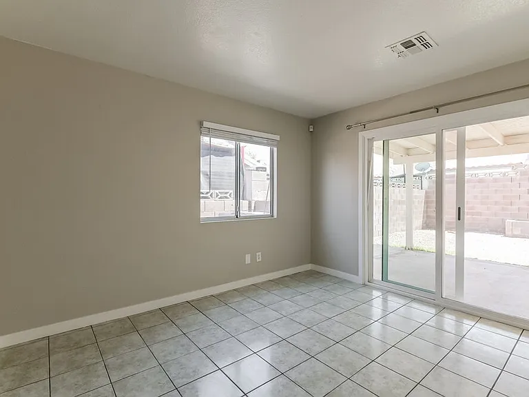 2205 Farmouth Cir — Photo 8