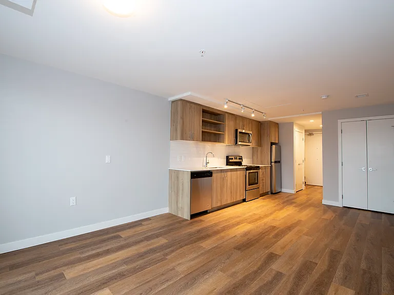 188 E 49th Ave — Photo 38