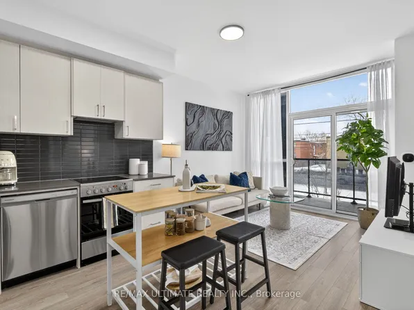 50 George Butchart Dr #106, Toronto, ON M3K 1Y2