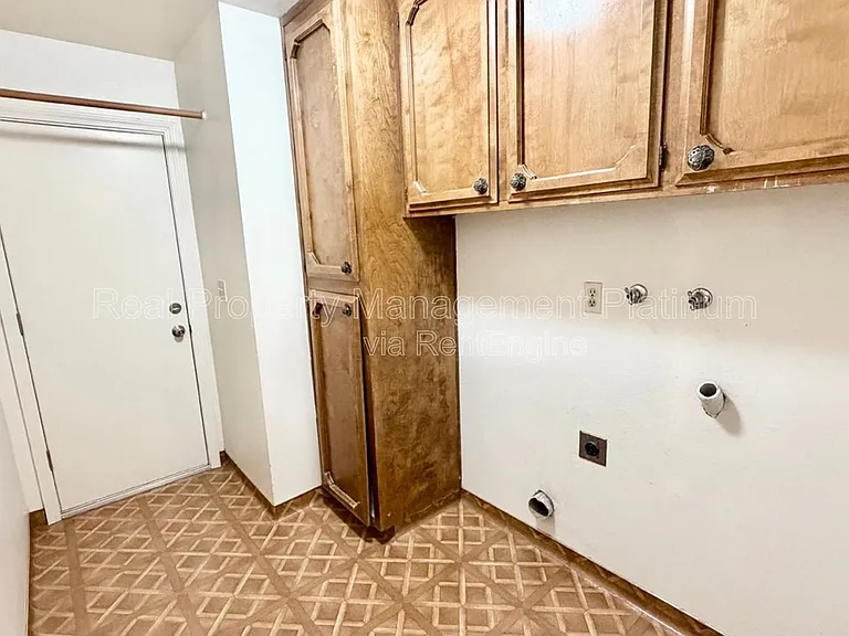3305 E Palo Alto Ave — Photo 18