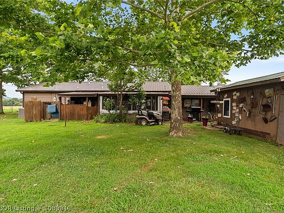 5th image of 488 Dizzy Dean Rd