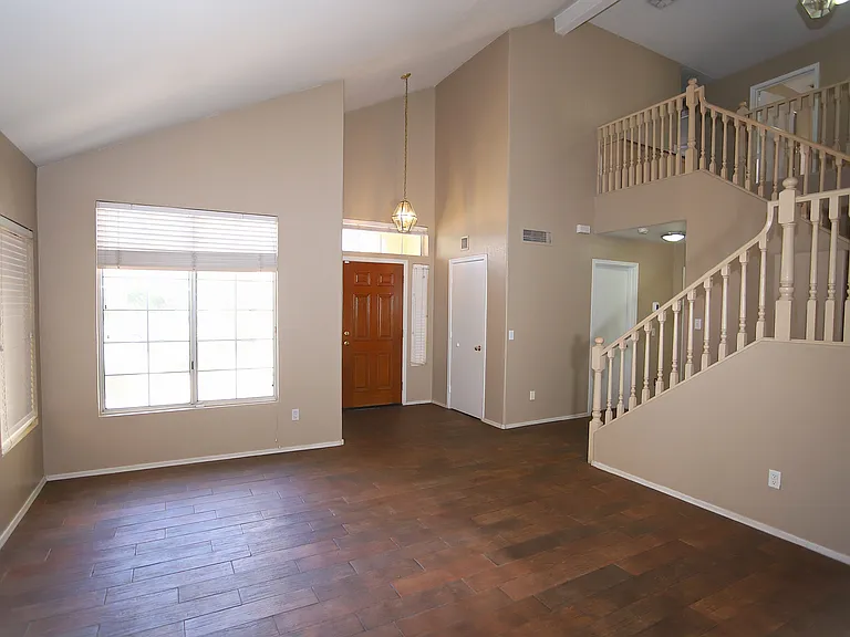 842 N Naples Dr — Photo 6