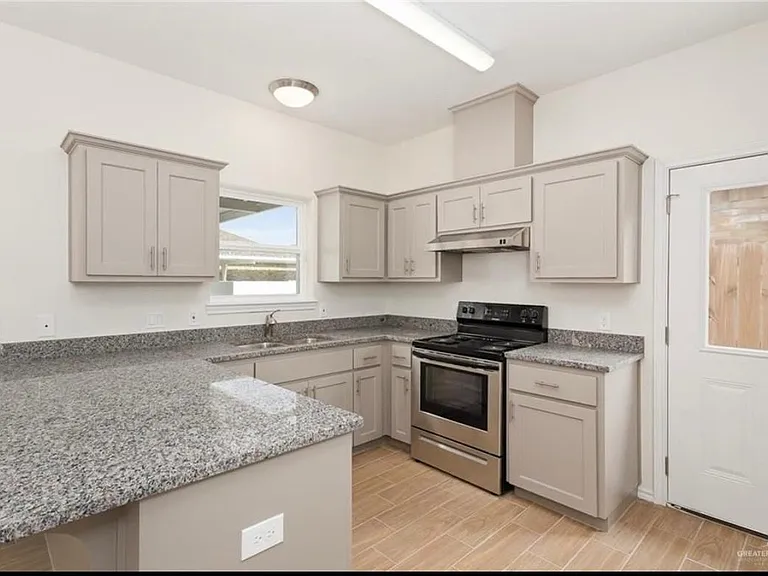 3813 Hawthorne Ave #2 — Photo 4