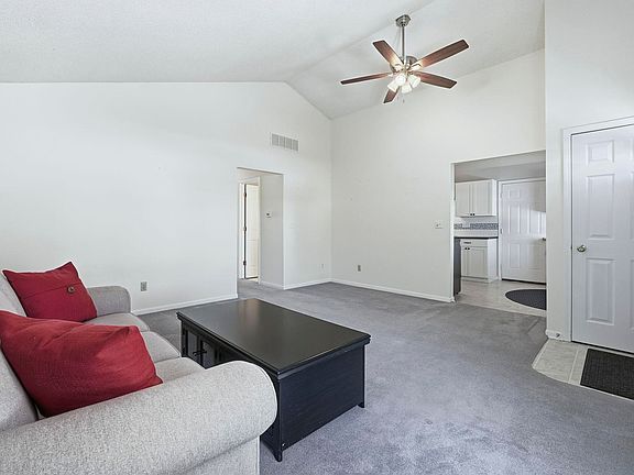 5th image of 619 Plainfield Dr