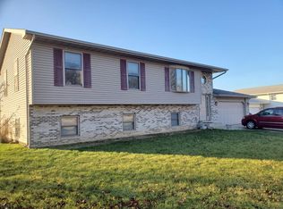 3100 Angelina St, Portage, IN 46368