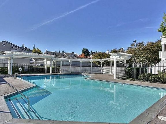 3rd image of 838 Lake McClure Dr