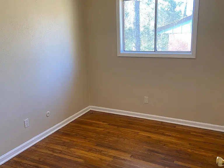 4822 Wellborn Dr — Photo 10