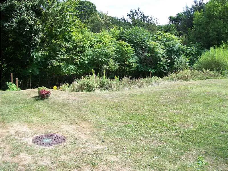 873 Middle Rd photo 1