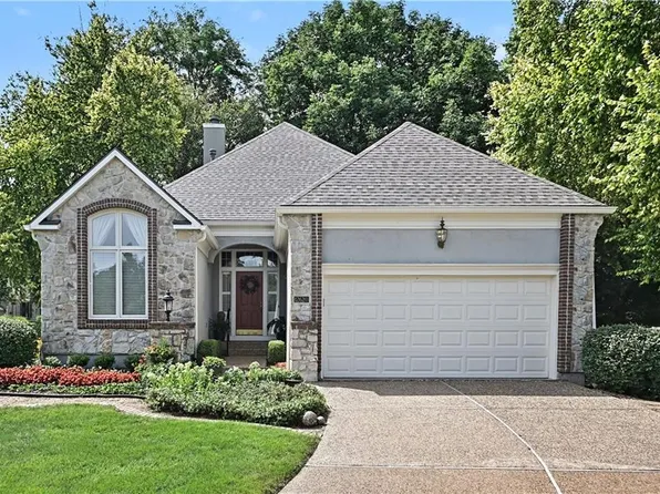 12620 Cedar St, Leawood, KS 66209