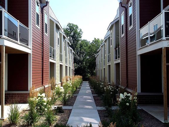 2nd image of 2652 N Humboldt Blvd APT D