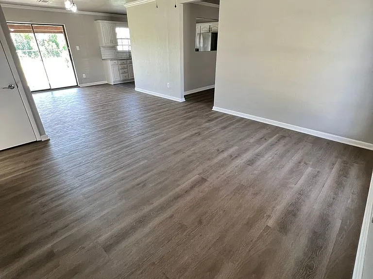 6408 NW Oak Ave — Photo 6