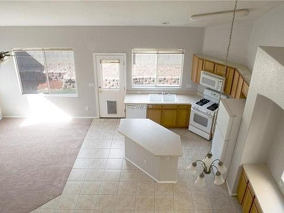 4th image of 7931 Stormy Falls St