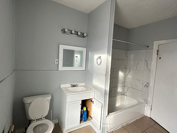 5th image of 6033 Chestnut St Floor 3