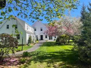 574-576 State Rd #7, Plymouth, MA 02360