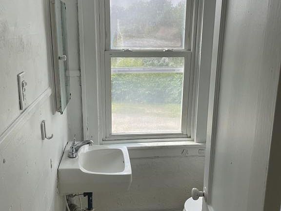 5th image of 1133 Maryland Ave