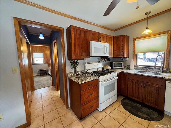2nd image of 19 Schultz Ln #1