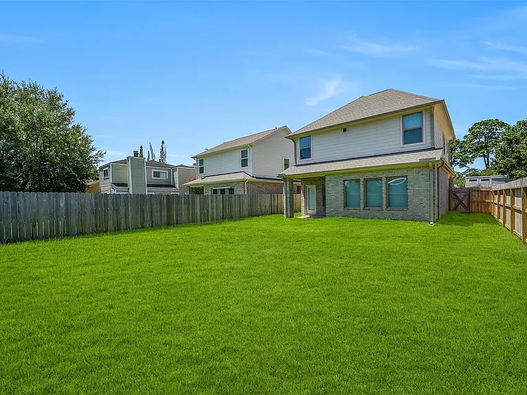 11928 Lakewood West Dr — Photo 23